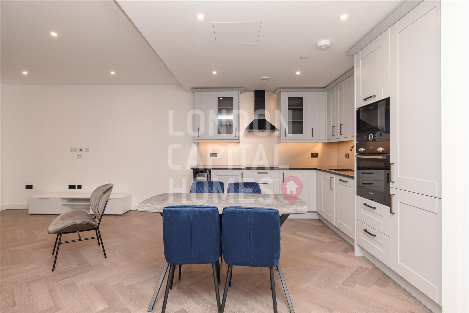 2 bed property in 1 Merino Gardens, London